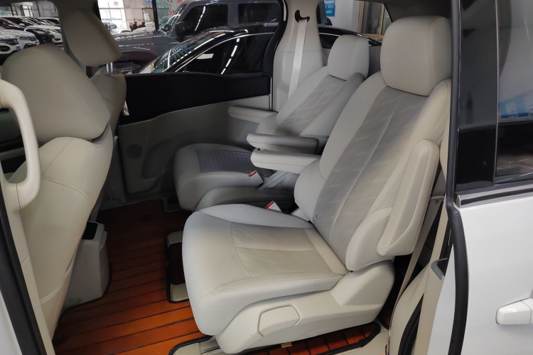 别克GL8 2023款 陆上公务舱 智享型中控内饰21