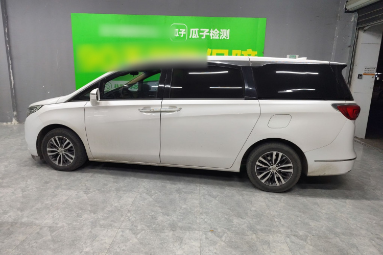 别克GL8 2017款 ES 28T 豪华型 国V车身外观4