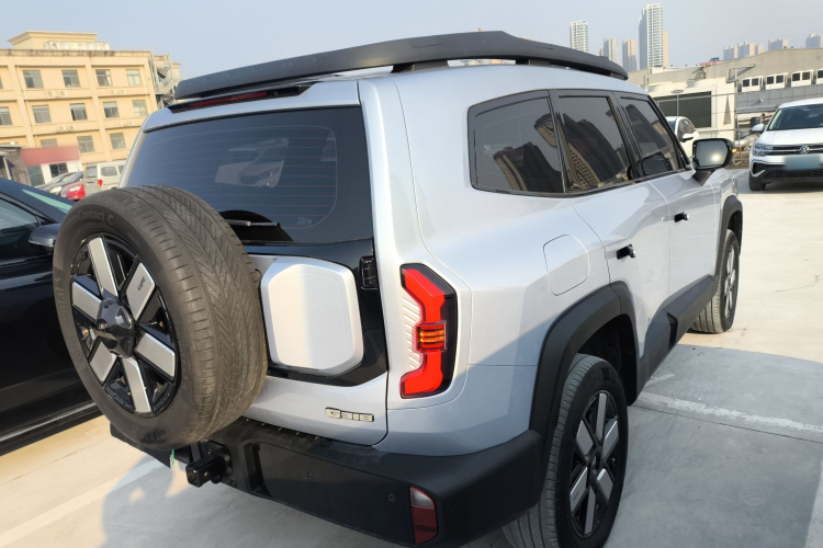 深蓝汽车 深蓝G318 2024款 四驱空悬版车身外观7