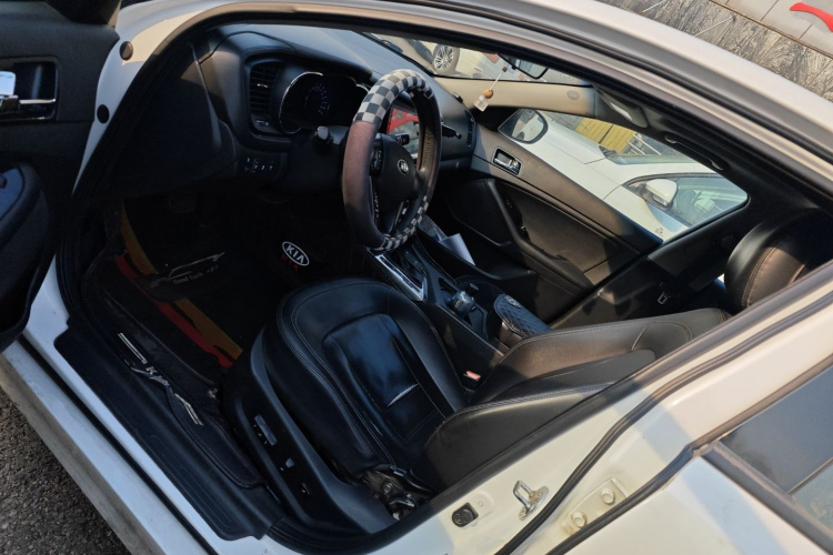 起亚K5 2012款 2.0L 自动DLX中控内饰19