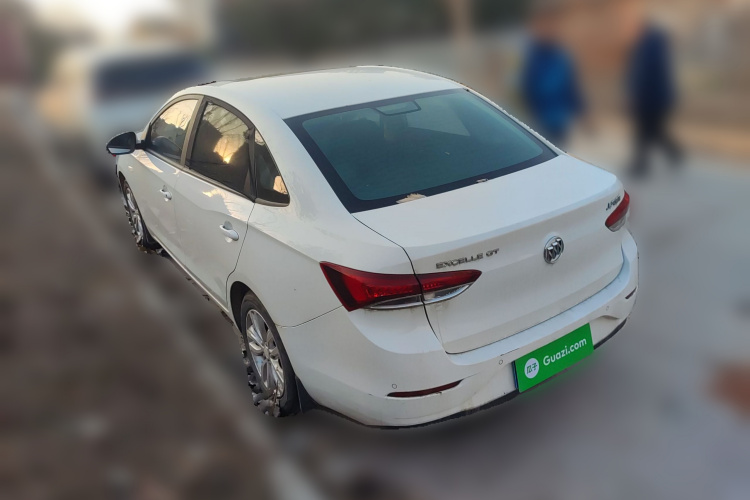 别克 英朗 2021款 改款 典范 1.5L 自动精英型车身外观5