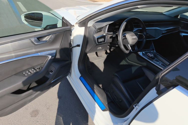 奥迪A7 2021款 45 TFSI 臻选型中控内饰20