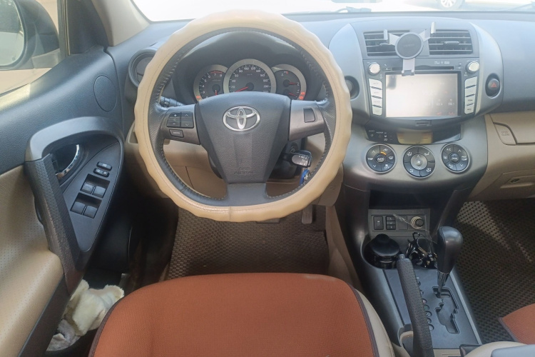 丰田 RAV4荣放 2011款 2.0L 自动豪华版局部细节13