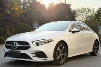 奔驰A级 2022款 改款三 A 200 L 运动轿车时尚型