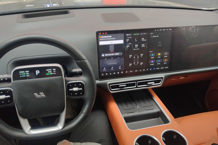 理想汽车 理想L9 2024款 Ultra中控内饰7002
