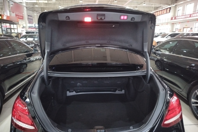 奔驰E级 2018款 改款 E 200 L局部细节23