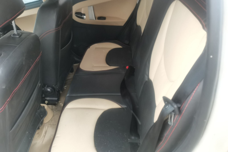 吉利汽车 熊猫经典 2014款 CROSS 1.5L 自动精英型中控内饰21