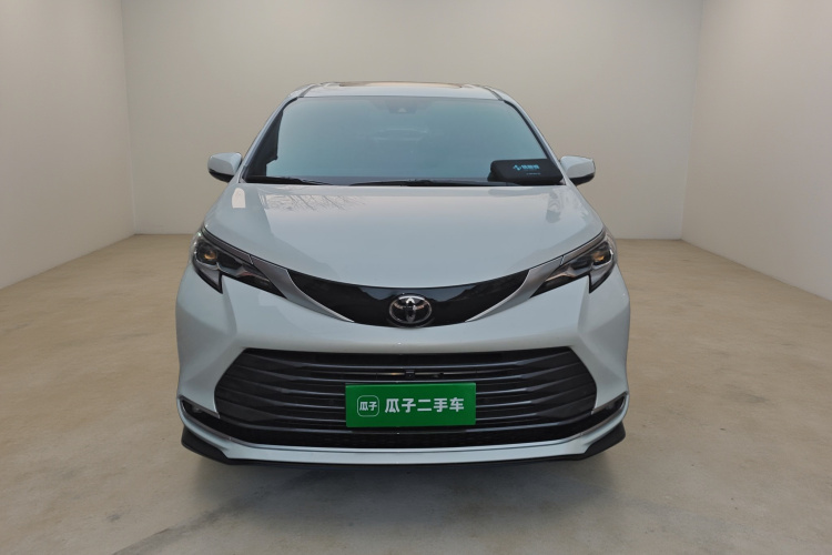 丰田 赛那SIENNA 2024款 2.5L混动 四驱尊贵版车身外观2