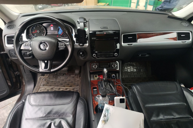 大众 途锐 2011款 3.0TDI 柴油标配型中控内饰7002