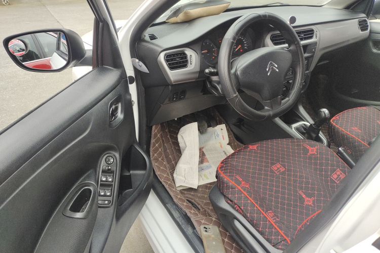 雪铁龙 爱丽舍 2015款 质尚版 1.6L 手动时尚型中控内饰7003