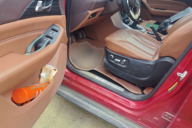 北汽幻速S7 2018款 1.5T 手动尊享型中控内饰20