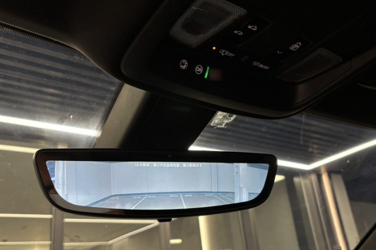 凯迪拉克XT4 2018款 28T 两驱领先型中控内饰7001