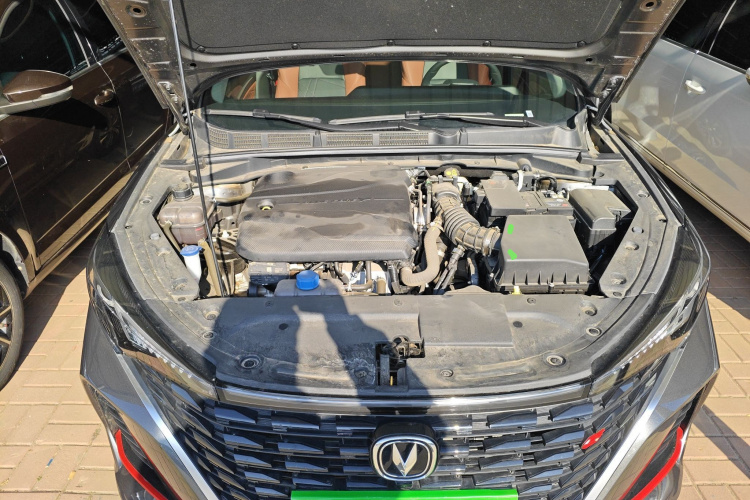 长安 逸动 2024款 PLUS 蓝鲸NE 1.4T GDI DCT高能版机舱底盘24