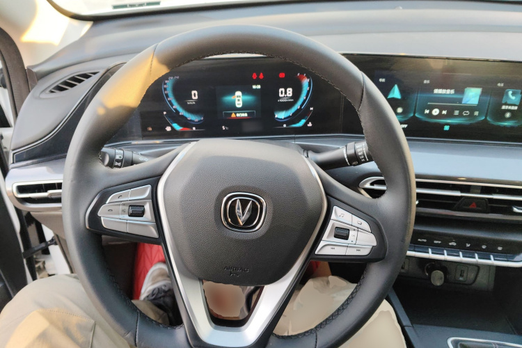 长安 逸动 2020款 PLUS 1.6L GDI 手动豪华型中控内饰13