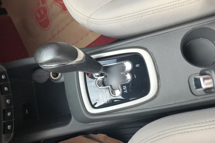 雪佛兰 2015款 赛欧3 1.5L AMT幸福天窗版中控内饰7004