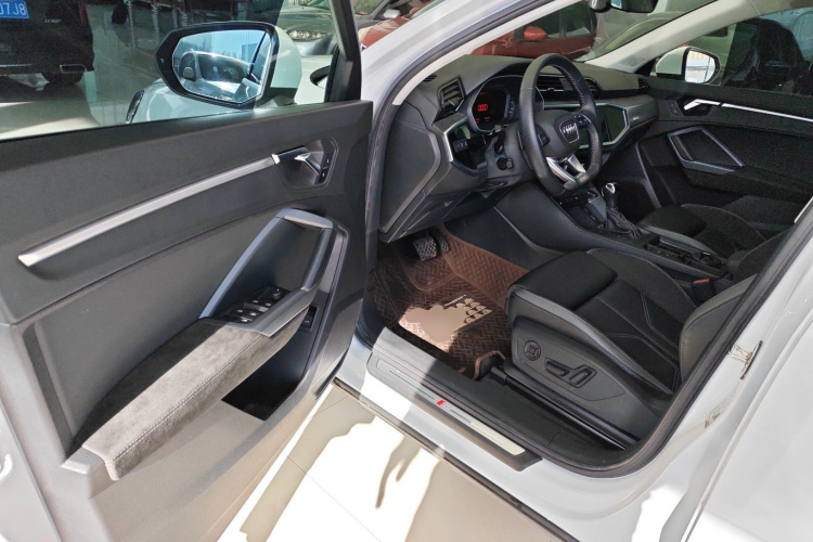 奥迪Q3 Sportback 2020款 40 TFSI 时尚型中控内饰20