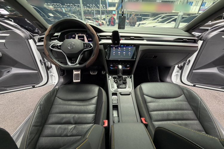 一汽-大众CC 2023款 380TSI 夺目版中控内饰7005