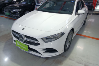 奔驰A级 2022款 改款 A 180 L 运动轿车