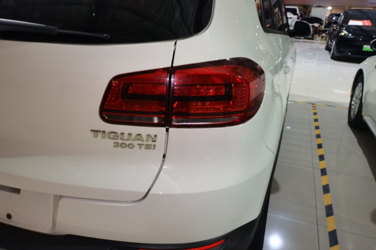 大众 途观 2017款 300TSI 自动两驱丝绸之路舒适版车身外观6006