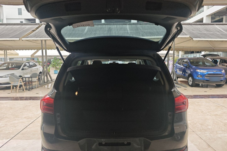 大众 途观 2015款 2.0TSI 自动四驱豪华版机舱底盘23