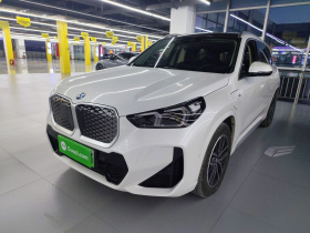 宝马iX1 2025款 eDrive25L M运动套装