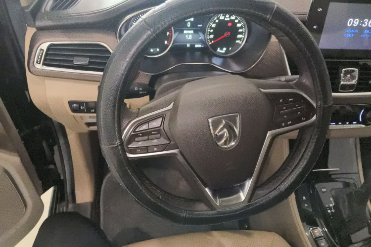 宝骏730 2017款 1.8L iAMT豪华型 7座中控内饰13