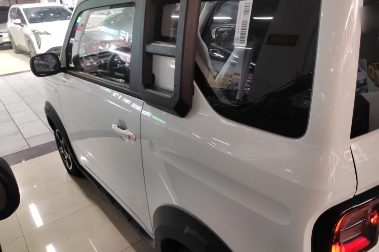 吉利银河 2025款 210km 熊猫骑士车身外观6003