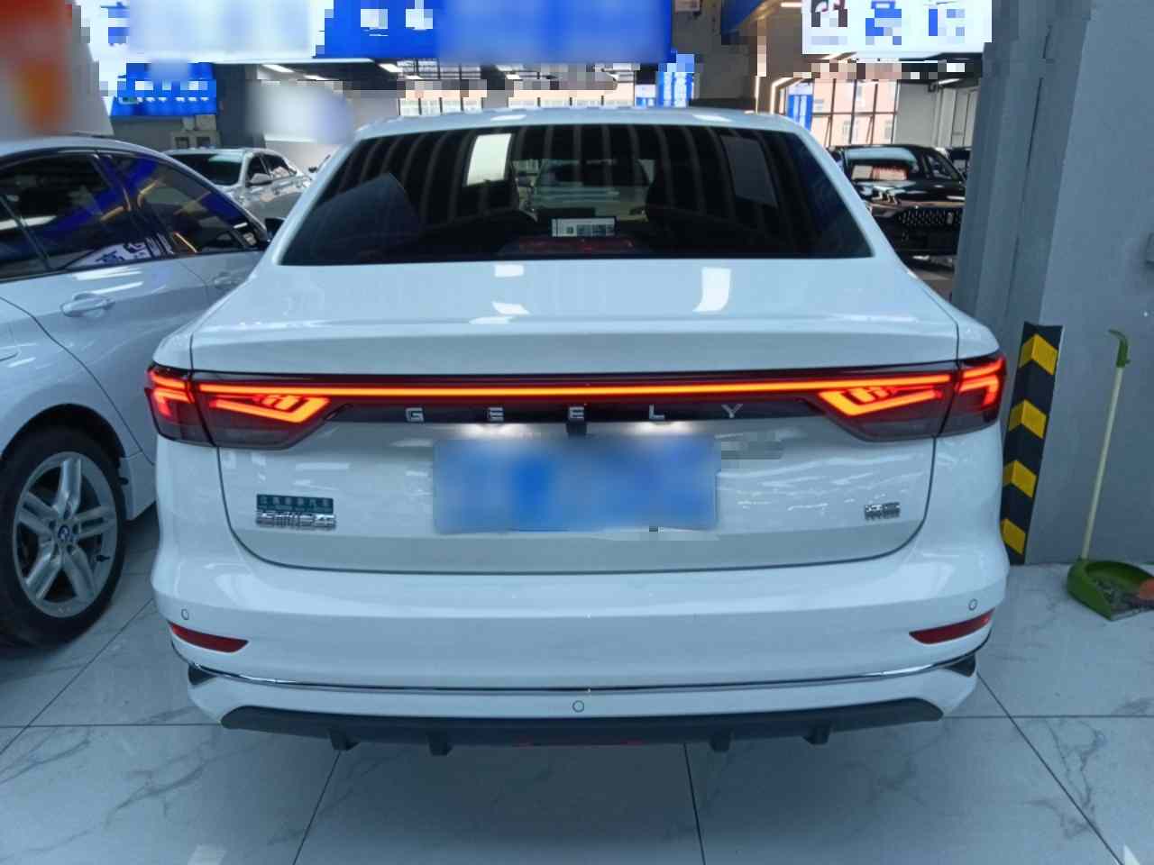 吉利汽车 帝豪 2025款 第4代 1.5L CVT旗舰型(3)