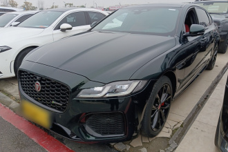 捷豹XFL 2021款 XFL 2.0T P250 四驱曜黑运动版