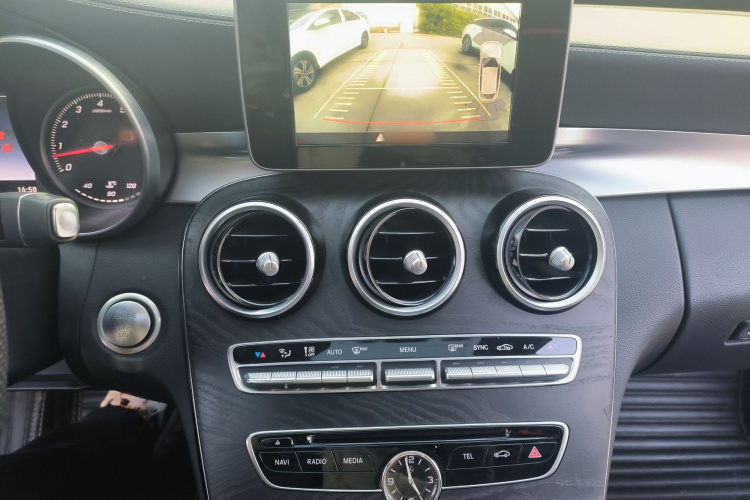 奔驰C级 2015款 改款 C 180 L 运动型局部细节16