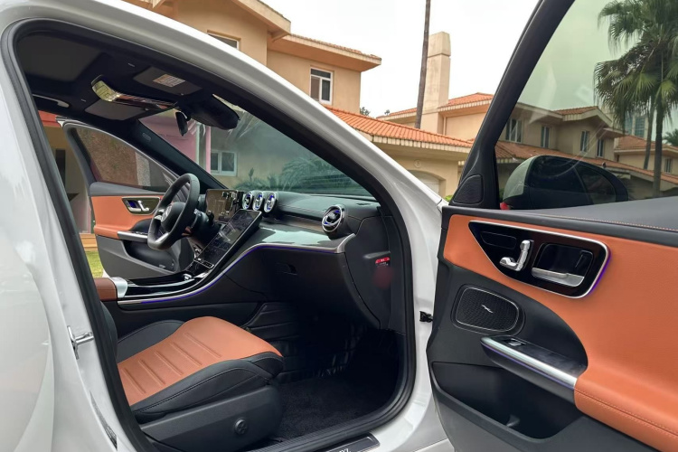 奔驰C级 2023款 改款 C 260 L 运动版中控内饰7007