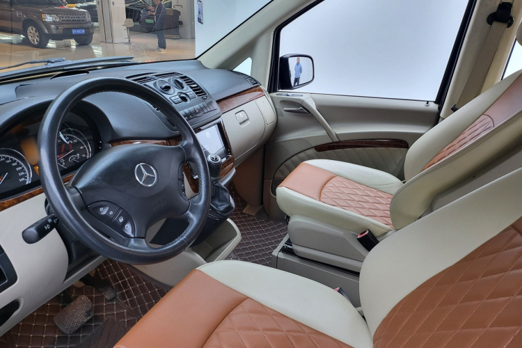 奔驰 唯雅诺 2013款 3.0L 舒适版局部细节19