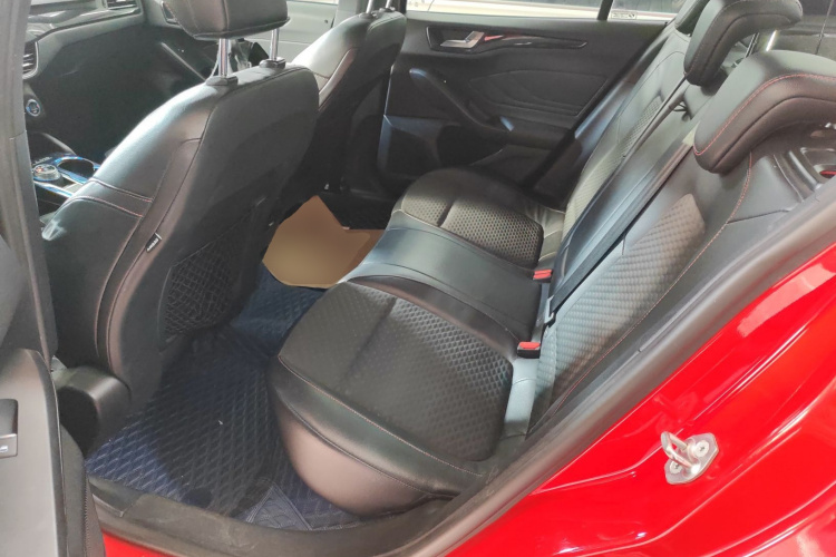 福特 福克斯 2019款 三厢 EcoBoost 180 自动ST Line中控内饰21