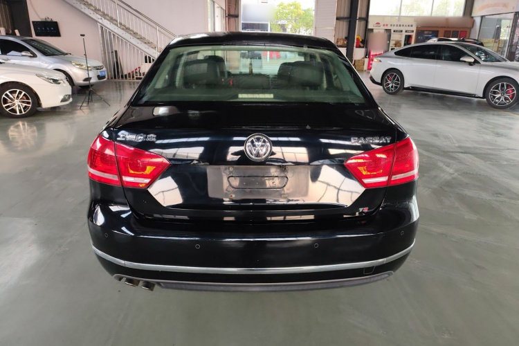 大众 帕萨特 2015款 1.8TSI DSG尊荣版车身外观6