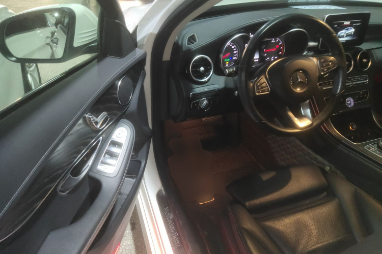 奔驰C级 2015款 改款 C 180 L 运动型中控内饰7003