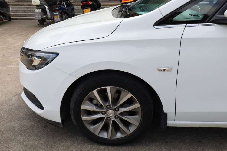 别克GL6 2021款 323T 轻混动互联豪华型局部细节9005