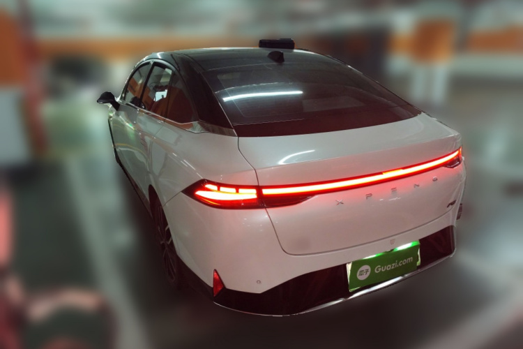 小鹏P5 2021款 460G+车身外观5