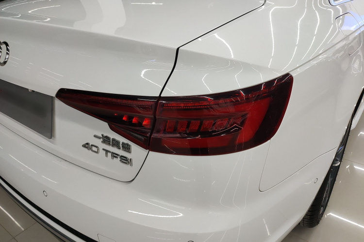 奥迪A4L 2019款 40 TFSI 时尚型 国VI车身外观9