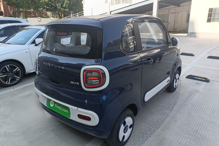 奔腾小马 2025款 222km 闪电马车身外观7