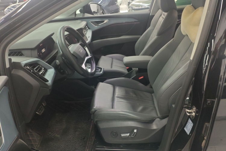 奥迪Q5 e-tron 2022款 40 e-tron 星耀型 锦衣套装局部细节19