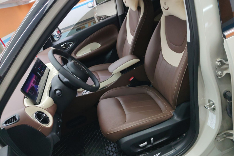 五菱汽车 五菱缤果 2024款 333km 灵犀互联款中控内饰19