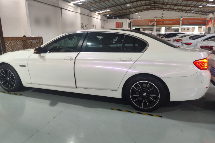 宝马5系 2014款 520Li 典雅型车身外观4