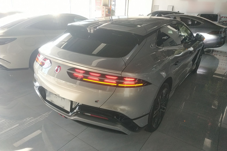 腾势Z9GT 2024款 1100四驱Ultra版车身外观7