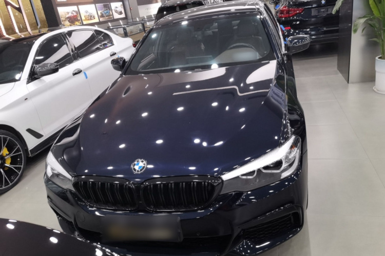 宝马5系 2020款 525Li M运动套装车身外观2