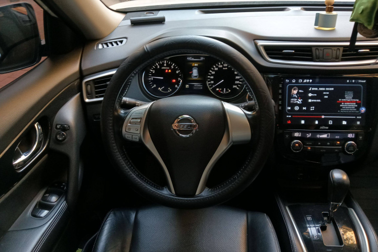 日产 奇骏 2015款 2.5L CVT领先MAX版 4WD局部细节13