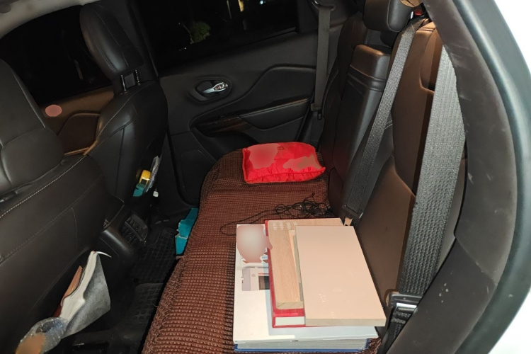 Jeep 自由光 2016款 2.0L 优越版中控内饰7004