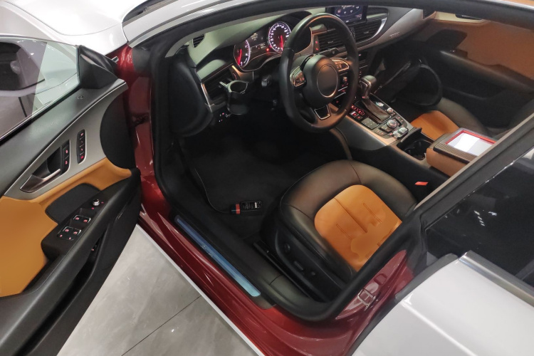 奥迪A7 2014款 35 FSI quattro 技术型中控内饰20