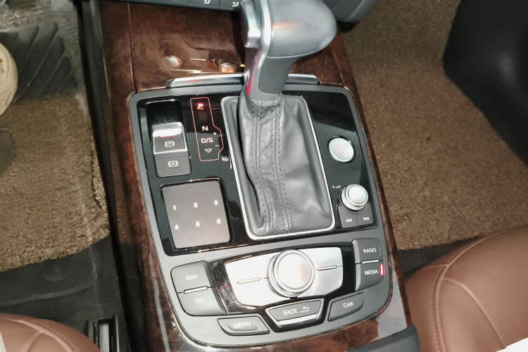 奥迪A6L 2014款 30 FSI 技术型局部细节18