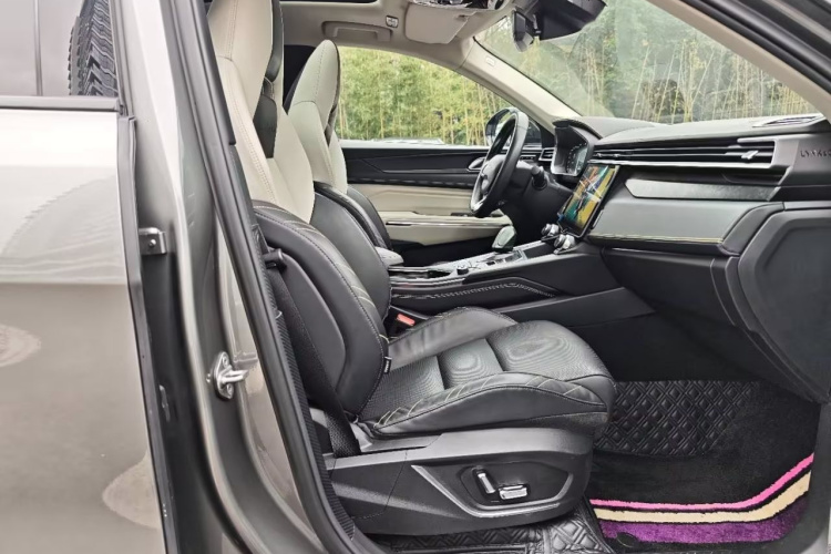 领克05 2022款 2.0TD 两驱耀Halo局部细节19