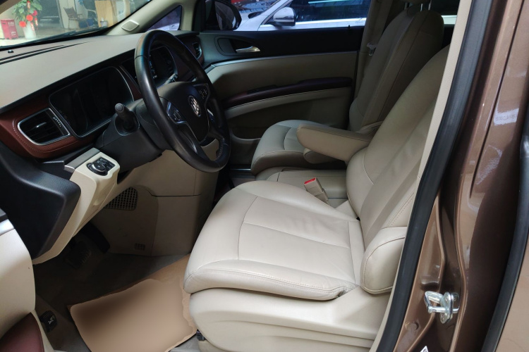 别克GL8 2018款 28T 尊贵型 国VI中控内饰19